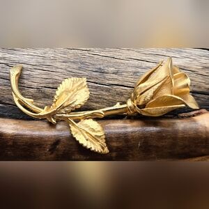 Rose Brooch w/ Shiny & Textures Gold Tone Finishes  2½" X 1½"  Vintage EUC